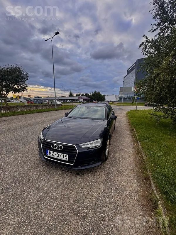 Audi A4 - 1