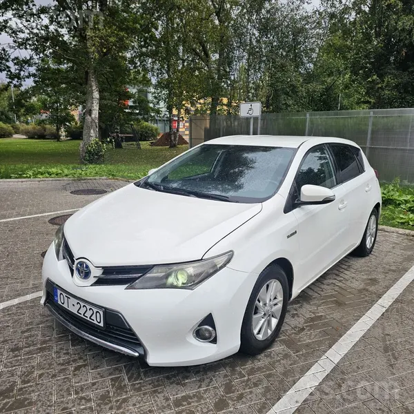 Toyota Auris - 1