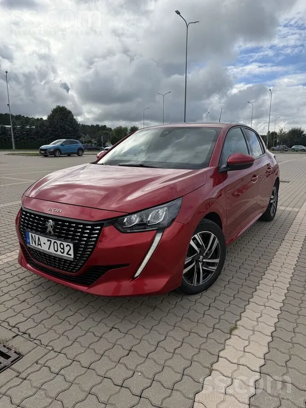 Peugeot 208 - 1