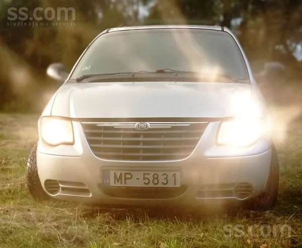 Chrysler Pārdod Chrysler Voyager 2.8L Crd, 110 kW.