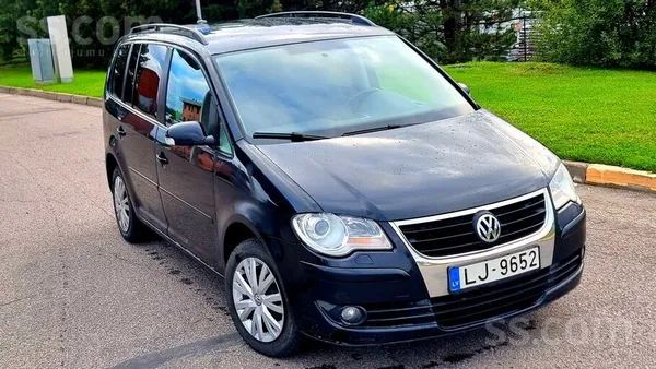 Volkswagen Touran - 1