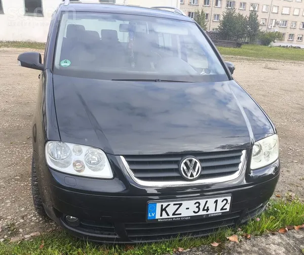 Volkswagen Touran - 1