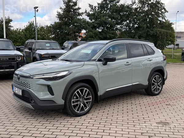 Toyota Corolla Cross 2025, 1.8H hibrīds, Automāts, SUV/Apvidus, Zaļš — Latvijā