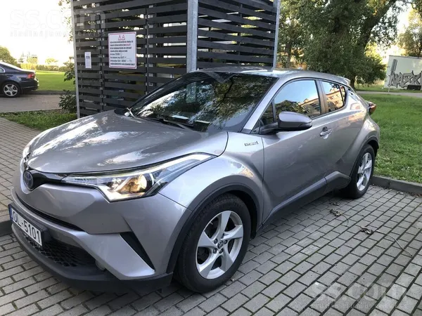 Toyota Pārdodu Toyota C-Hr lieliskā tehniskā un vizuālā s