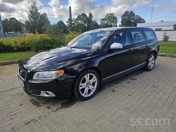 Pārdodu Volvo (2008. gads) – 2.4 D5 (120 Kw)
Labā tehniskā stāvoklī – sēdies