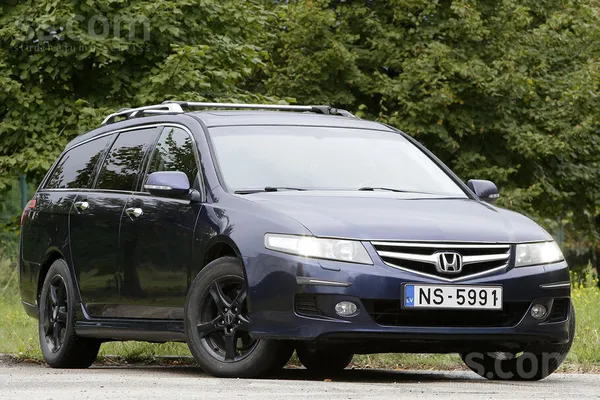 Honda Pirms pāris gadiem atbrauca no Ungārijas. Ielikta 