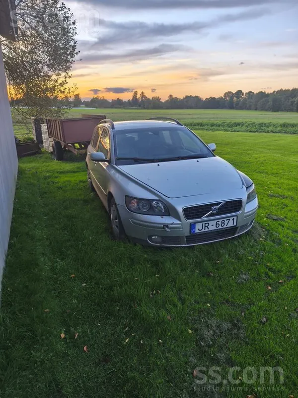 Volvo V50 - 1
