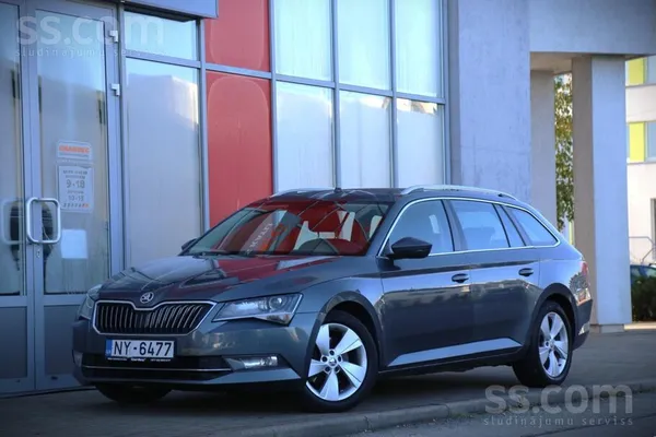 2.0d/110kW, automāts. 

-Klimata kontrole. 
-Riepu spiediena kontrole.