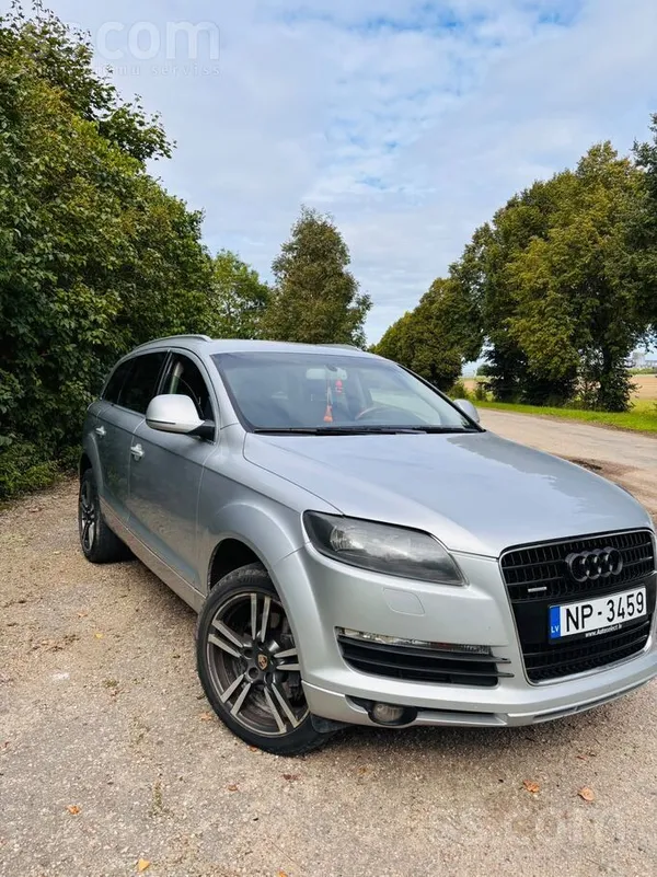Audi Pārdod Audi Q7. Virspusēji nedaudz rūsa. Dzinējs u