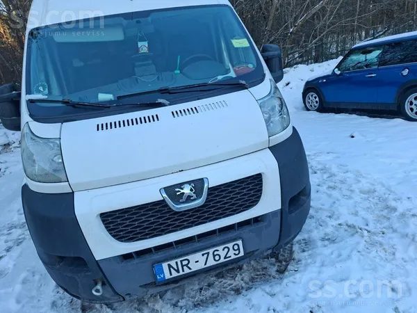 Peugeot Машина в отличном состоянии. Звонить на второй ном