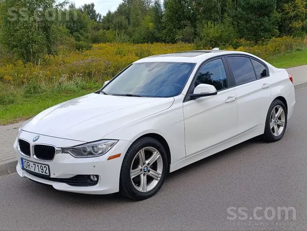 Pārdodu BMW 320i, 2013. gada. Jauna tehniskā apskate, auto nesen ievests Lat