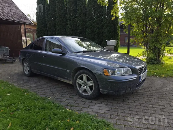 Volvo S60 - 1