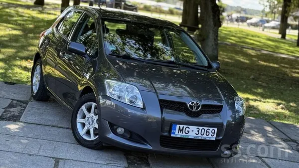 Toyota Toyota Auris 1.4 D-4D 66 kW kopts un ekonomisks au