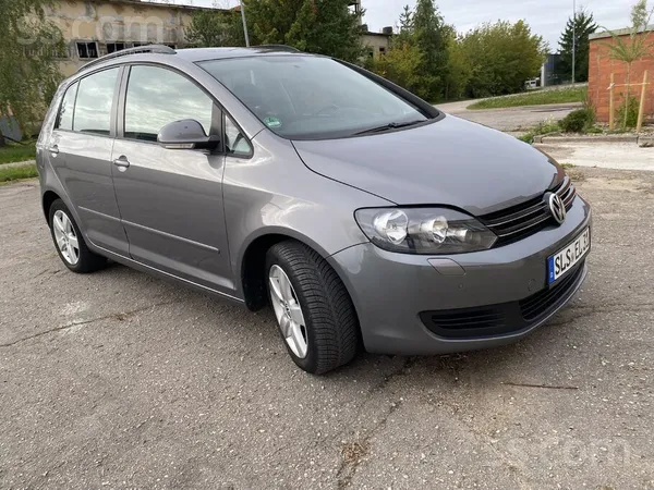 Volkswagen Golf Plus 2011, 1.6D dīzelis, Manuāls, Hečbeks, Pelēks — Latvijā