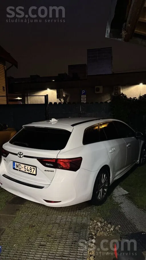Toyota Avensis - 1