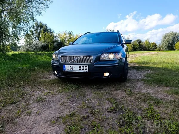 Volvo V50 - 1