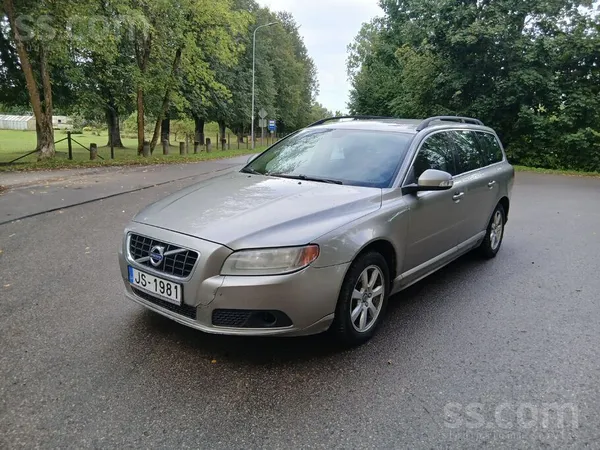 Volvo V70 - 1