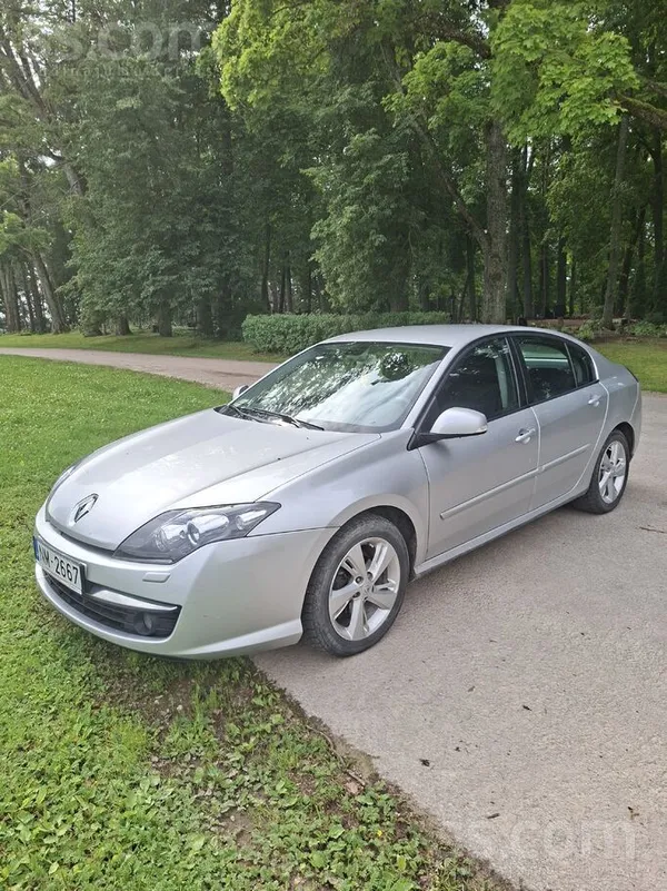 Renault Laguna - 1