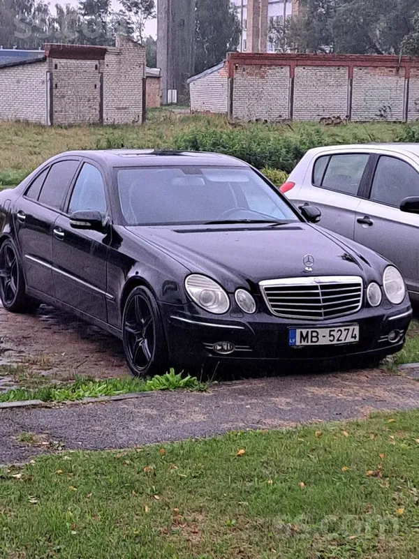 Mercedes E280 - 1