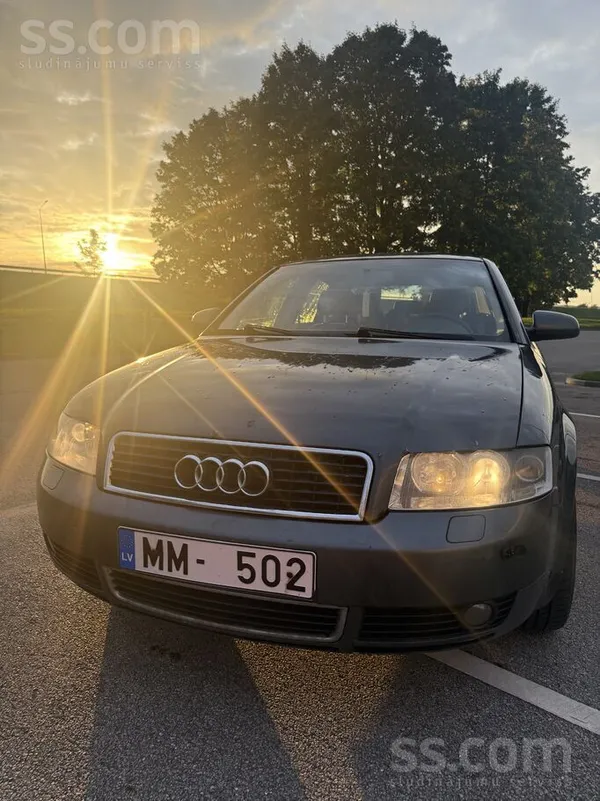 Audi A4 - 1