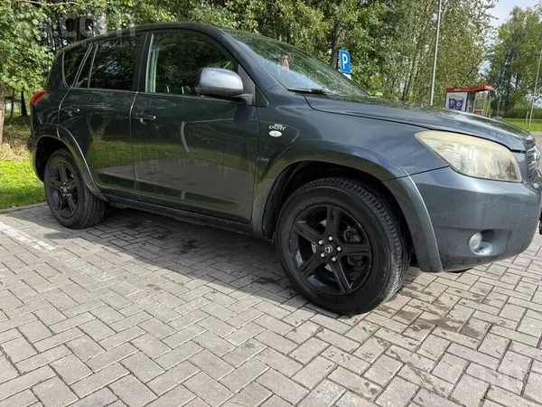 Toyota RAV 4 - 1