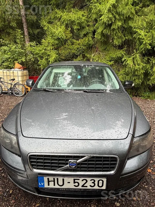 Volvo S40 - 1