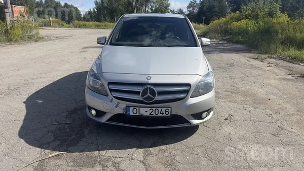 Mercedes B200 - 1