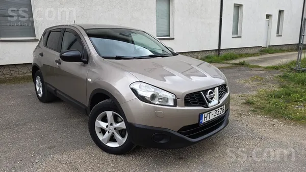 2011.gada skaists, ļoti ekonomisks un uzticams auto ar nelielu un īstu pierā