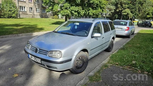 Volkswagen Golf 4 - 1