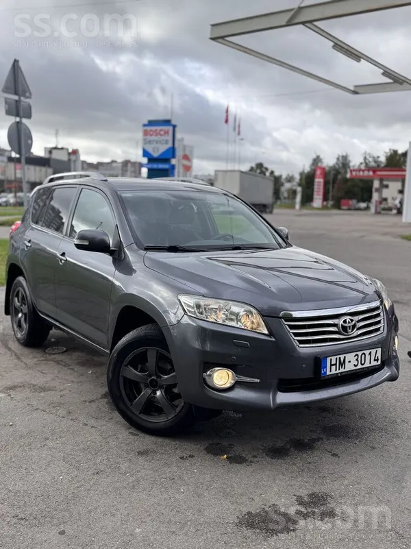 Toyota RAV 4 - 1