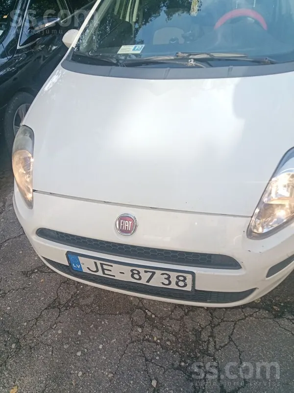 Fiat Pārdodu/fiat Punto/1.3d/2013gadā 