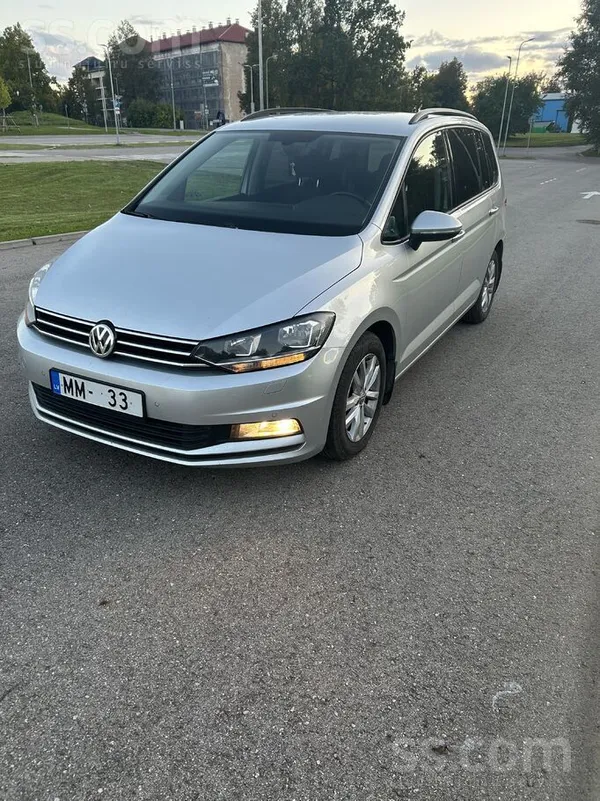Volkswagen Touran - 1