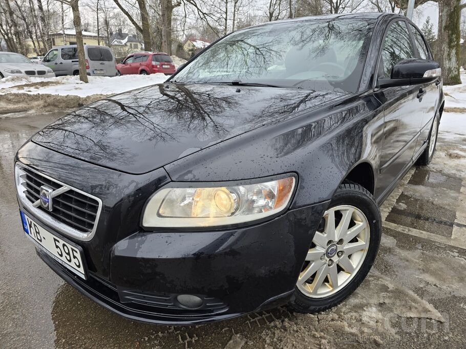 Pārdod Volvo S40, 1, 6 TD ar 80kW, manuālā ātrumkārba. Degvielas patēriņš pi