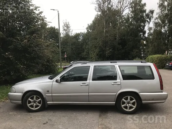 Volvo V70 - 1