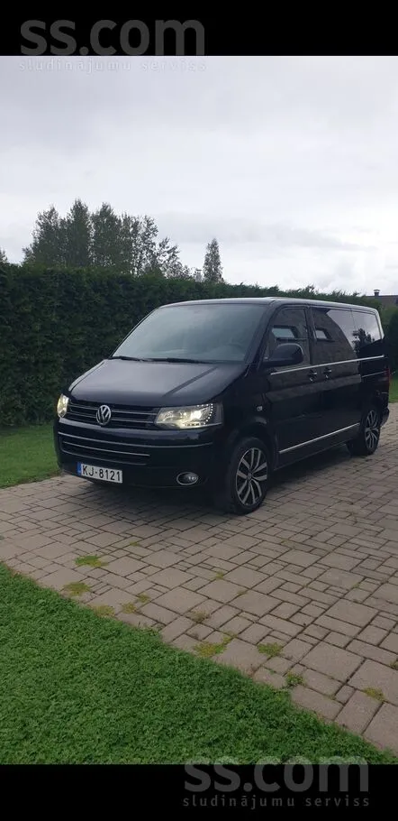 Volkswagen Pardodu savu VW Multivan-pilna Highline komplektāc