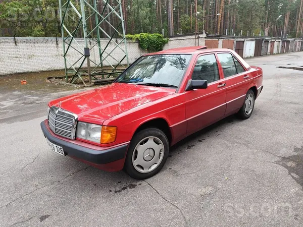 Mercedes Mercedes-Benz 190E 2.6 benzīns, 5-pakāpju manuāls.