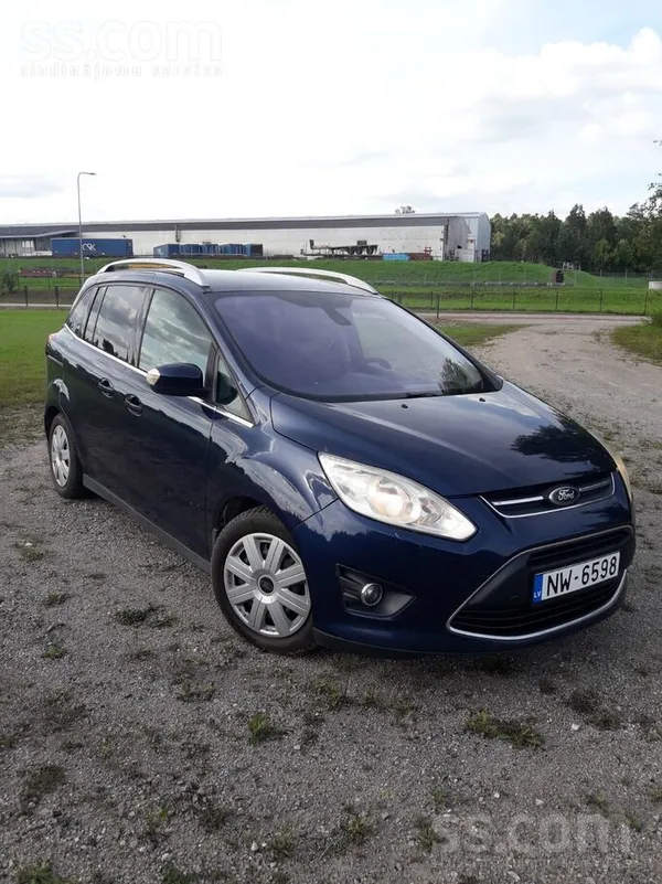 Ford Pārdod Ford Grand C-Max. 1.6 Dīzelis. Manuālā ātru