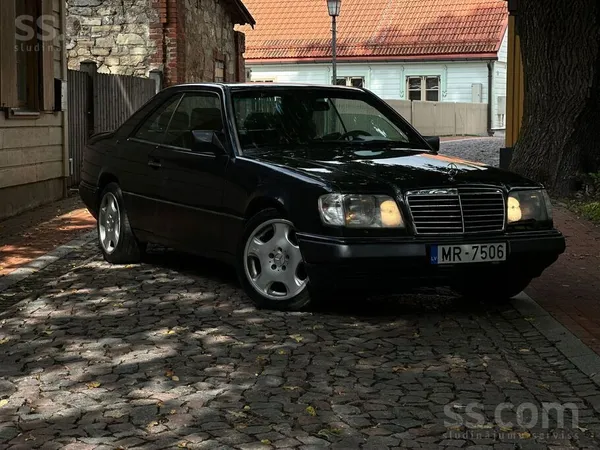 Mercedes E320 - 1