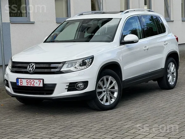 Volkswagen Tiguan - 1