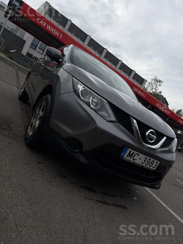 Nissan Qashqai - 1