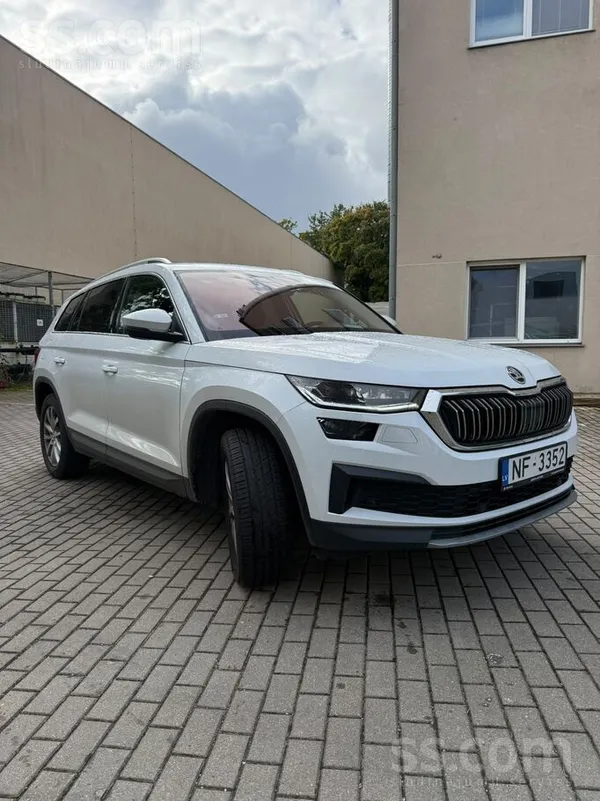 Pārdodu mazlietotu automašīnu ļoti labā, praktiski ideālā stāvoklī.
Auto