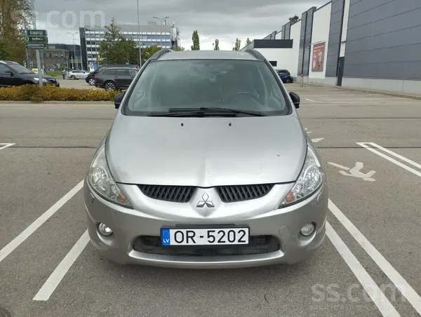 Mitsubishi Grandis - 1