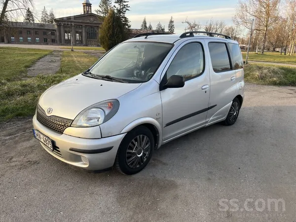 Toyota Yaris Verso 1.3 бензин, автомат, 2000 г. 

Продам практичный и вмес