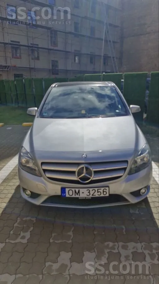 Pārdodu Mercedes-Benz B180 dīzeli, 2011. gada decembris. 
Auto ar 6-pakāpju