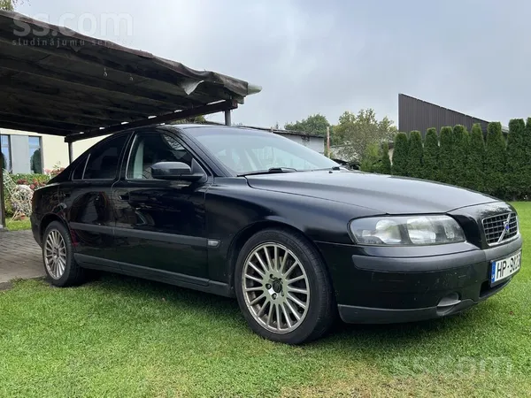 Pardodu volvo S-60 2, 4 D-5 sikak zvanot.