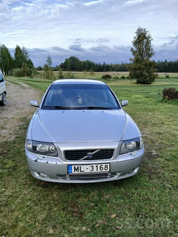 Volvo Pārdod ekonomisku Volvo. 