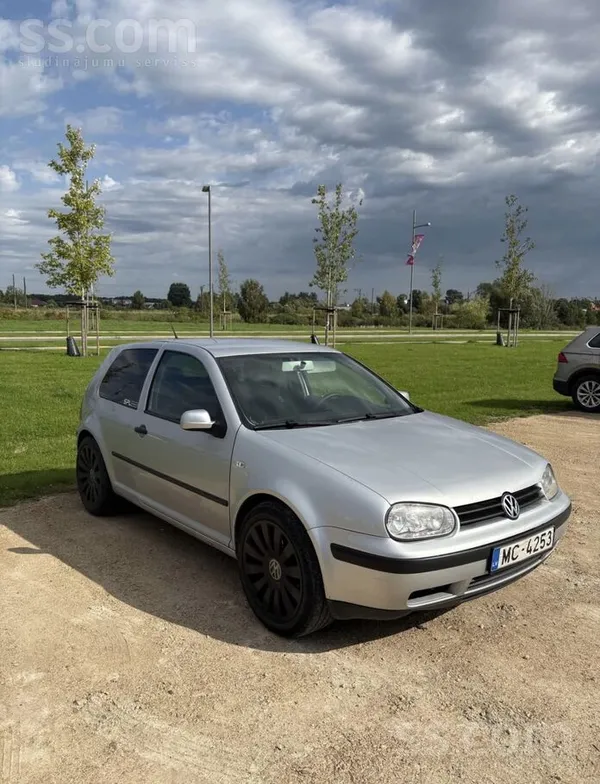 Izmantots ikdienā. Labs auto, kam negribās kosmiski tērēties remontam un deg