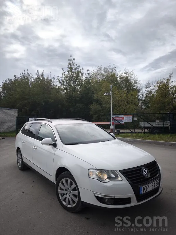 Volkswagen Passat (B6) - 1