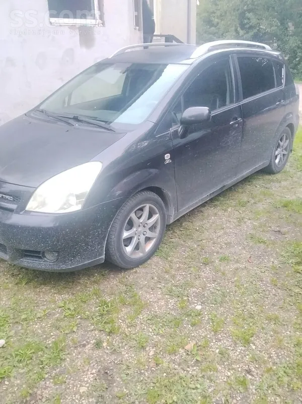 Toyota Corolla Verso - 1