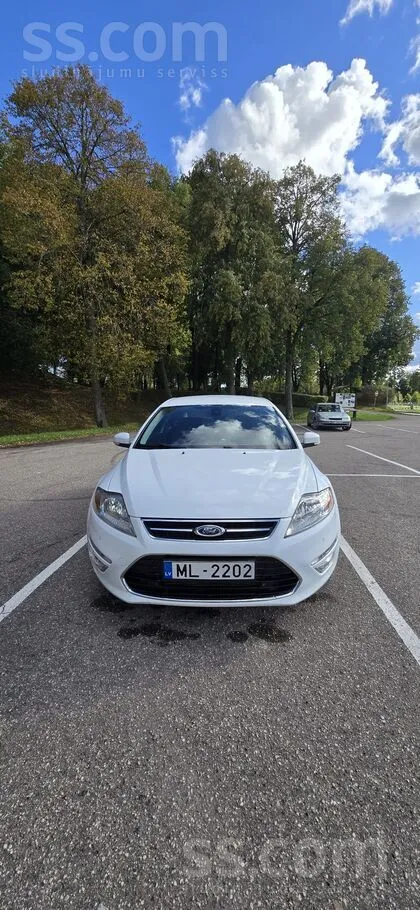Auto brauc un darbojas bez problēmām. Svaiga TA. 
Latvijā ievests 2020. gad
